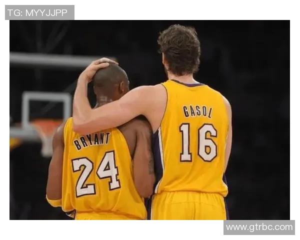 足球明星与艺人同框瞬间揭秘星光熠熠的跨界友谊与合作魅力 足球明星与艺人同框瞬间揭秘星光熠熠的跨界友谊与合作魅力