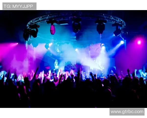 足球明星与嘻哈文化的碰撞:他们的音乐品味与生活态度探讨 足球明星与嘻哈文化的碰撞:他们的音乐品味与生活态度探讨