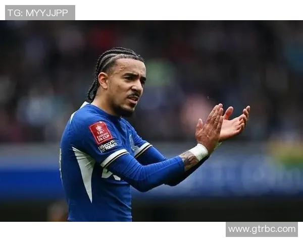 足球明星与软骨发育不全的斗争与坚持:从绿茵场到人生舞台的启示 足球明星与软骨发育不全的斗争与坚持:从绿茵场到人生舞台的启示