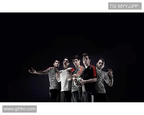 足球明星素描合影高清展示尽显风采与魅力