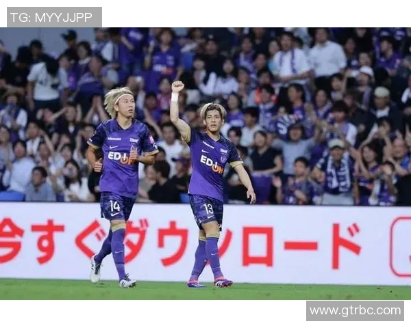 广岛三箭与鹿岛鹿角的激烈对决揭示日本足球的魅力与竞争力 广岛三箭与鹿岛鹿角的激烈对决揭示日本足球的魅力与竞争力